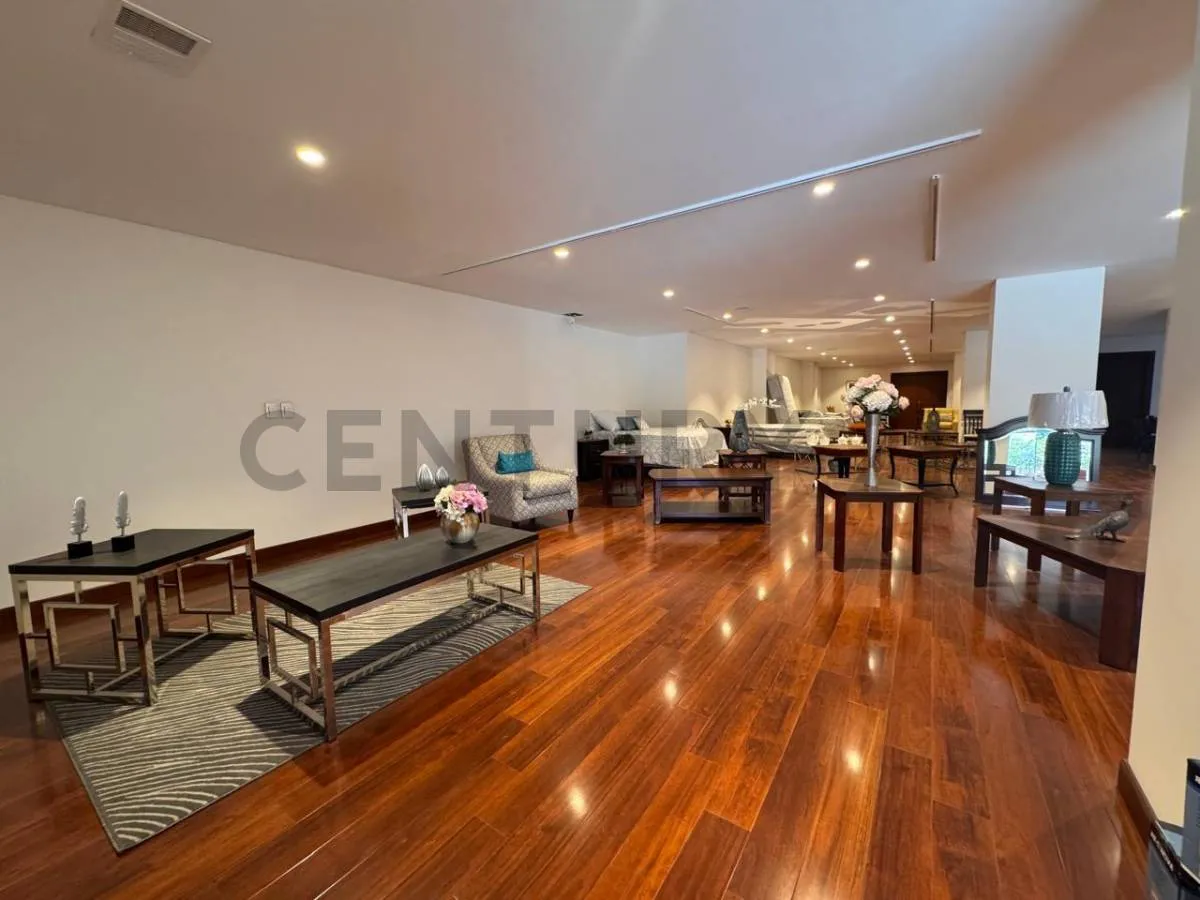 Foto 8 de Local Comercial en Alquiler – Edificio Vitruvio, Calacoto
