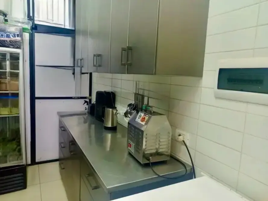 Foto 5 de ✨ Lleva Tu Marca a Una Plaza de Comidas con Alto Tráfico