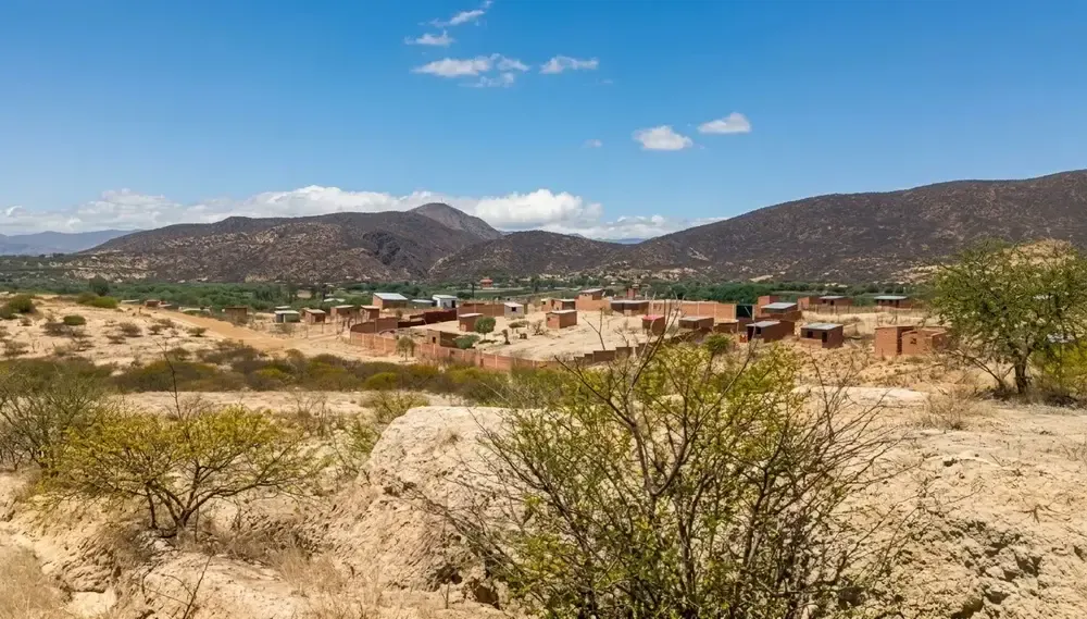 Foto 2 de Terreno comercial de 240 m² en San Blas, Tarija, ideal para inversión
