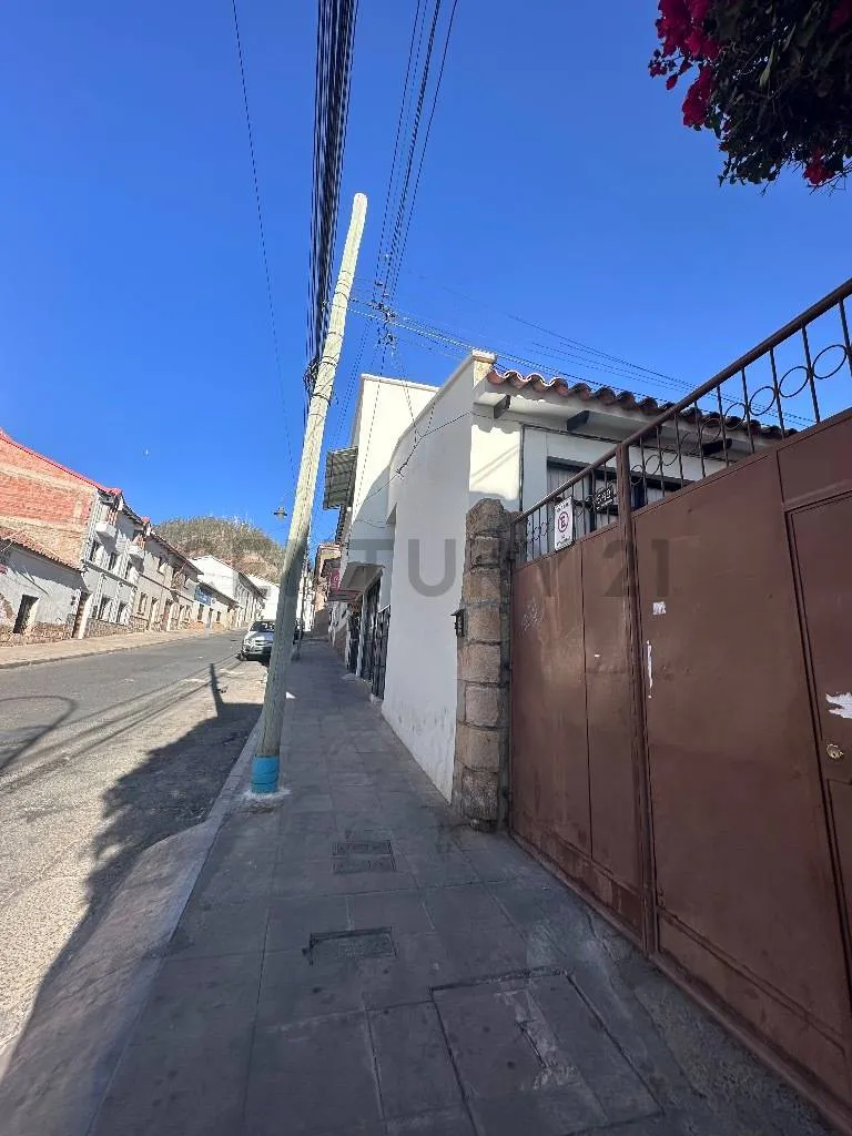 Foto 1 de Terreno con Tinglado Céntrico en Venta
