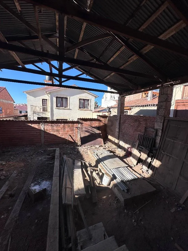 Foto 8 de Terreno con Tinglado Céntrico en Venta