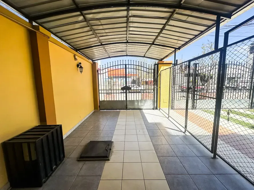 Foto 4 de Local Comercial en Alquiler - Av. Melchor Perez