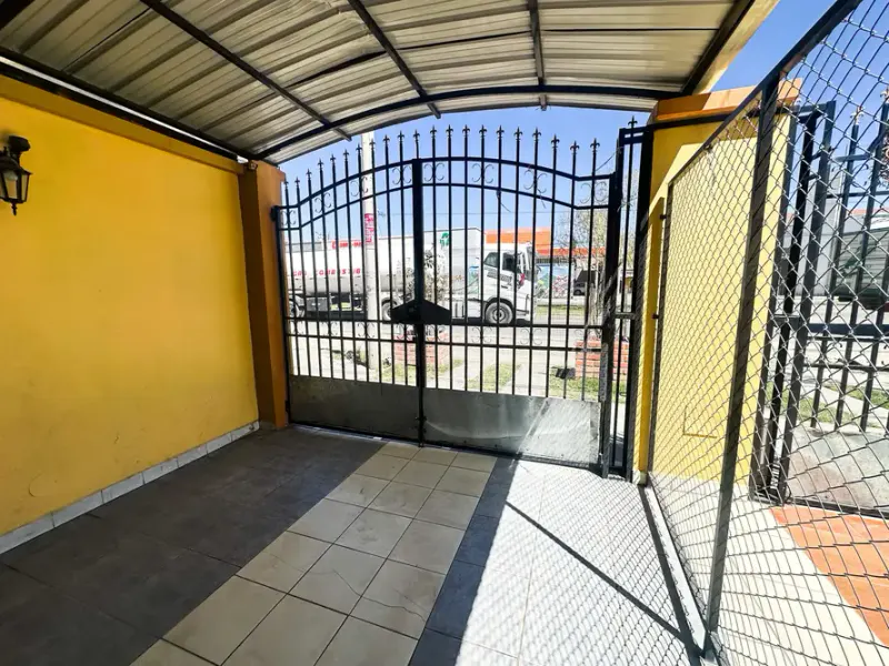 Foto 10 de Local Comercial en Alquiler - Av. Melchor Perez