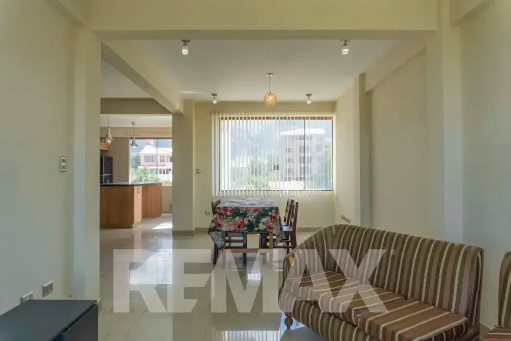 Foto 7 de Departamento amoblado de 3 dormitorios en alquiler en Tiquipaya con terraza y balcón