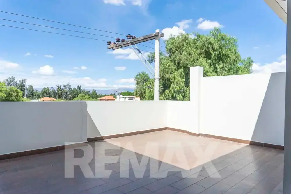 Foto 20 de Departamento amoblado de 3 dormitorios en alquiler en Tiquipaya con terraza y balcón
