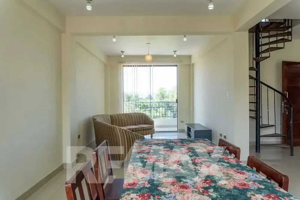 Foto 4 de Departamento amoblado de 3 dormitorios en alquiler en Tiquipaya con terraza y balcón