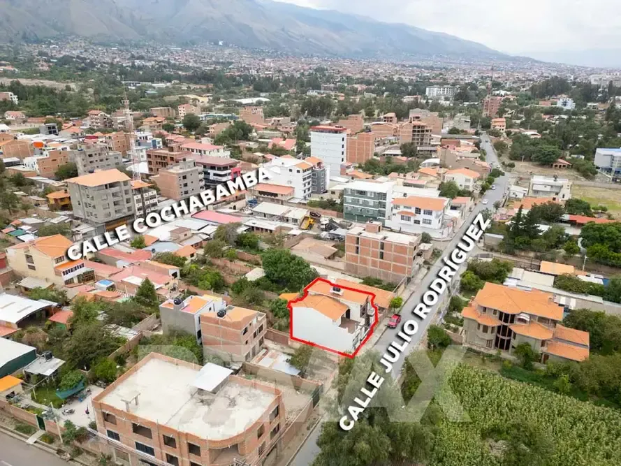 Foto 2 de Departamento amoblado de 3 dormitorios en alquiler en Tiquipaya con terraza y balcón