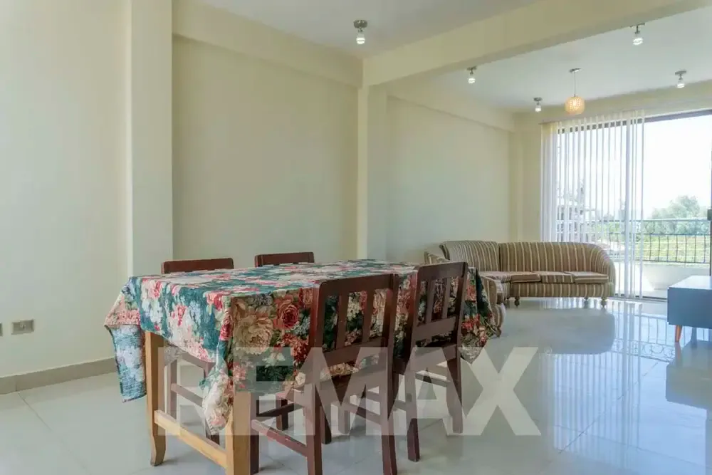 Foto 3 de Departamento amoblado de 3 dormitorios en alquiler en Tiquipaya con terraza y balcón