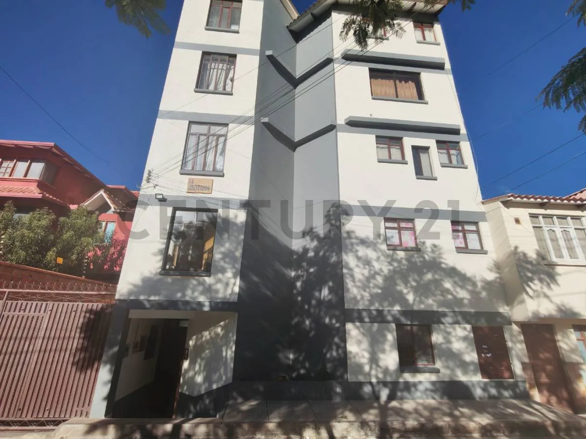 Foto 3 de Departamento en Venta con 2 Patios Privados, Barrio Libertadores (Planta Baja)