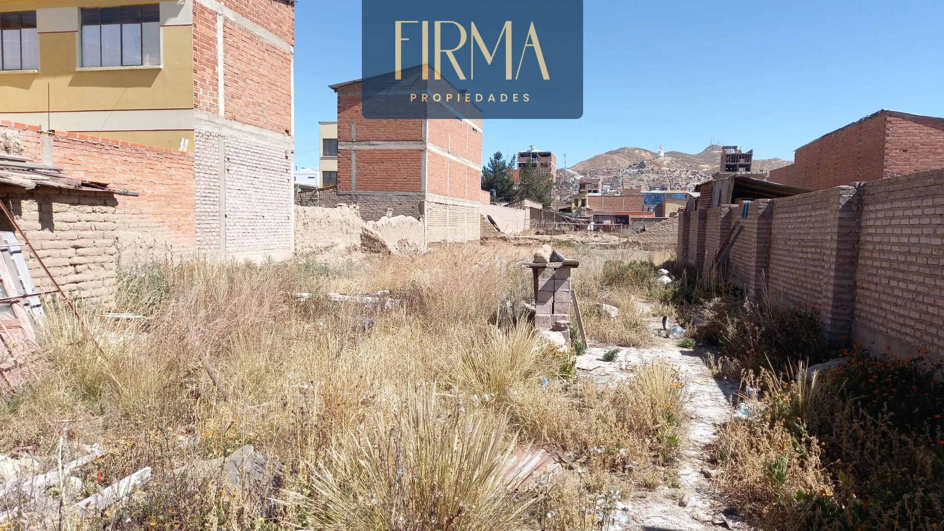 Foto 4 de Compra Este Terreno Cerca al Multicine Plaza - Oruro