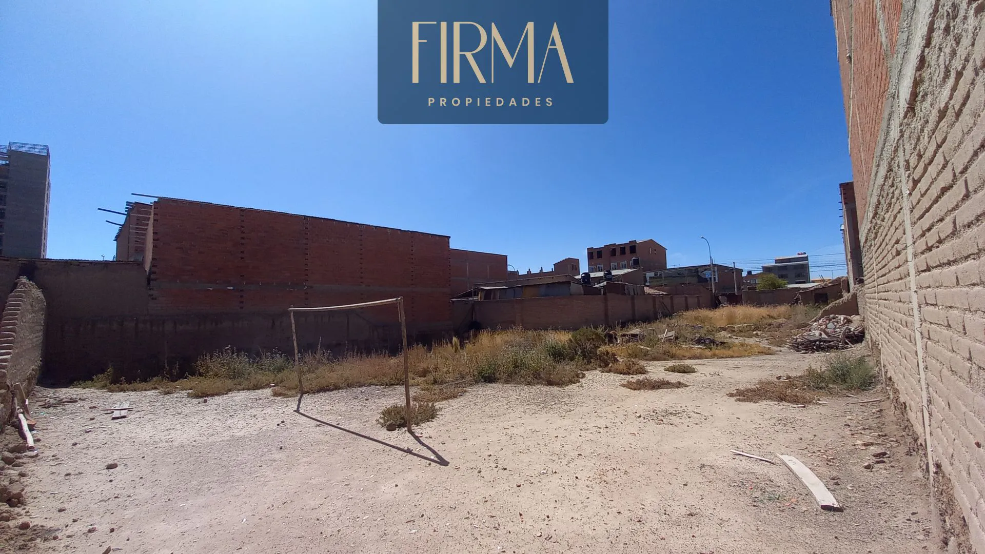 Foto 2 de Compra Este Terreno Cerca al Multicine Plaza - Oruro
