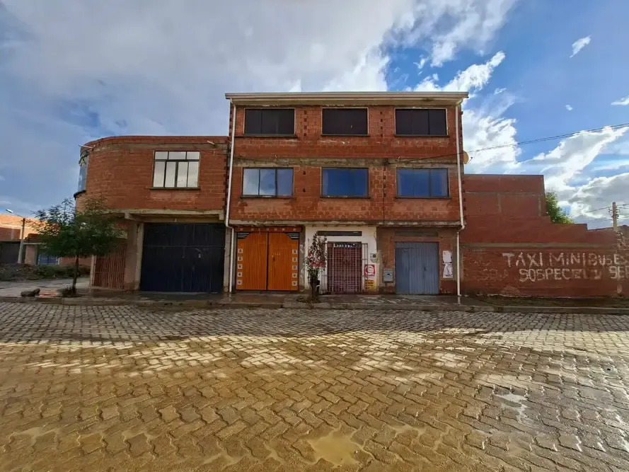 Foto 1 de Casa Multifamiliar en Venta TILATA