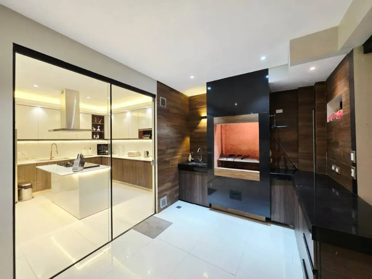 Foto 4 de Casa en venta zona norte 3 dormitorios av. banzer