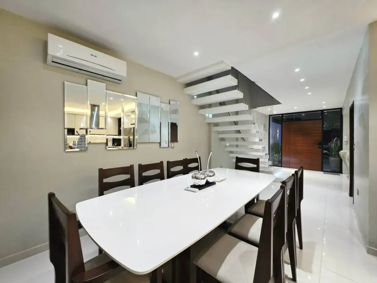 Foto 5 de Casa en venta zona norte 3 dormitorios av. banzer