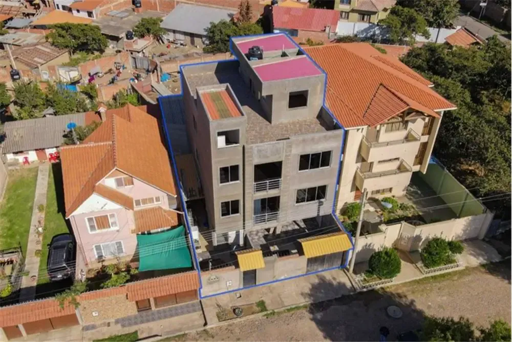 Foto 7 de Casa Multifamiliar con Espacio Comercial en Venta, Zona Condebamba