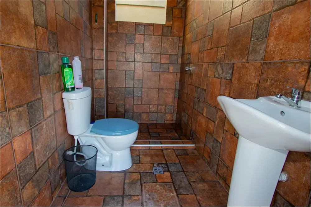 Foto 6 de Casa Multifamiliar con Espacio Comercial en Venta, Zona Condebamba