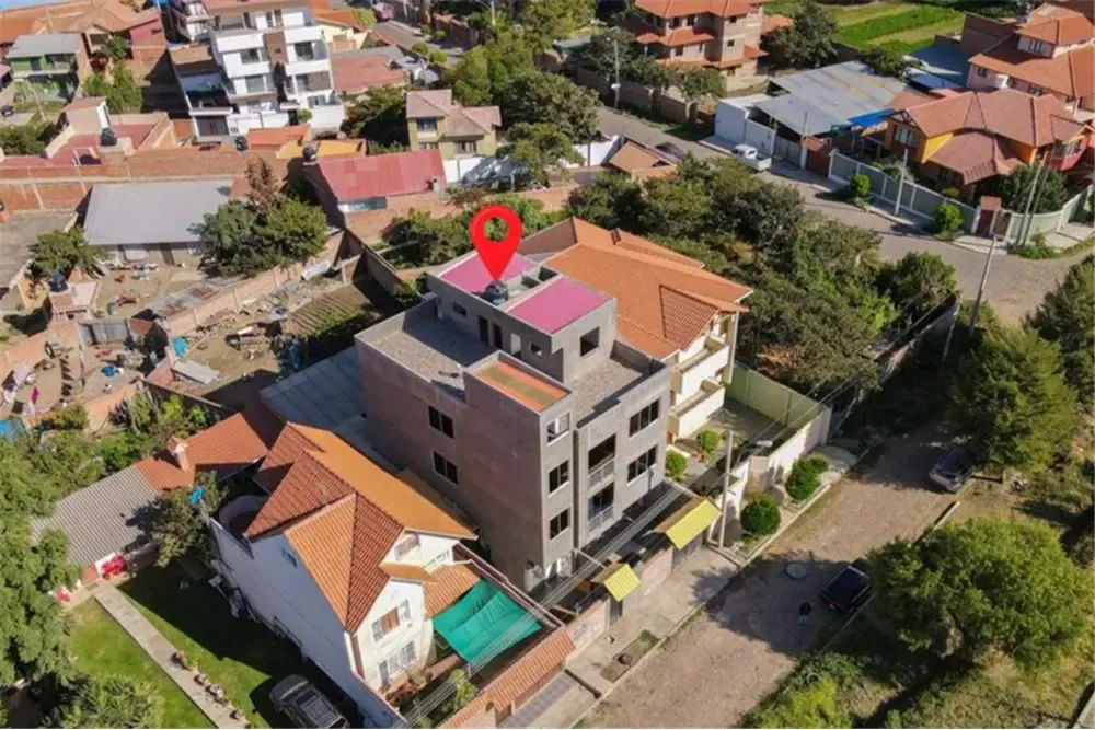 Foto 17 de Casa Multifamiliar con Espacio Comercial en Venta, Zona Condebamba