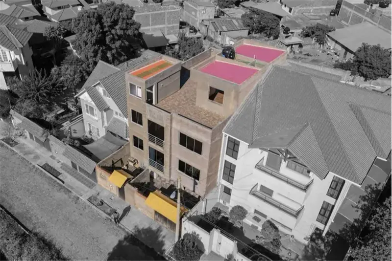 Foto 20 de Casa Multifamiliar con Espacio Comercial en Venta, Zona Condebamba