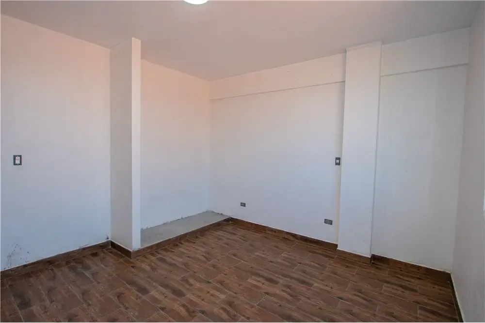 Foto 4 de Casa Multifamiliar con Espacio Comercial en Venta, Zona Condebamba
