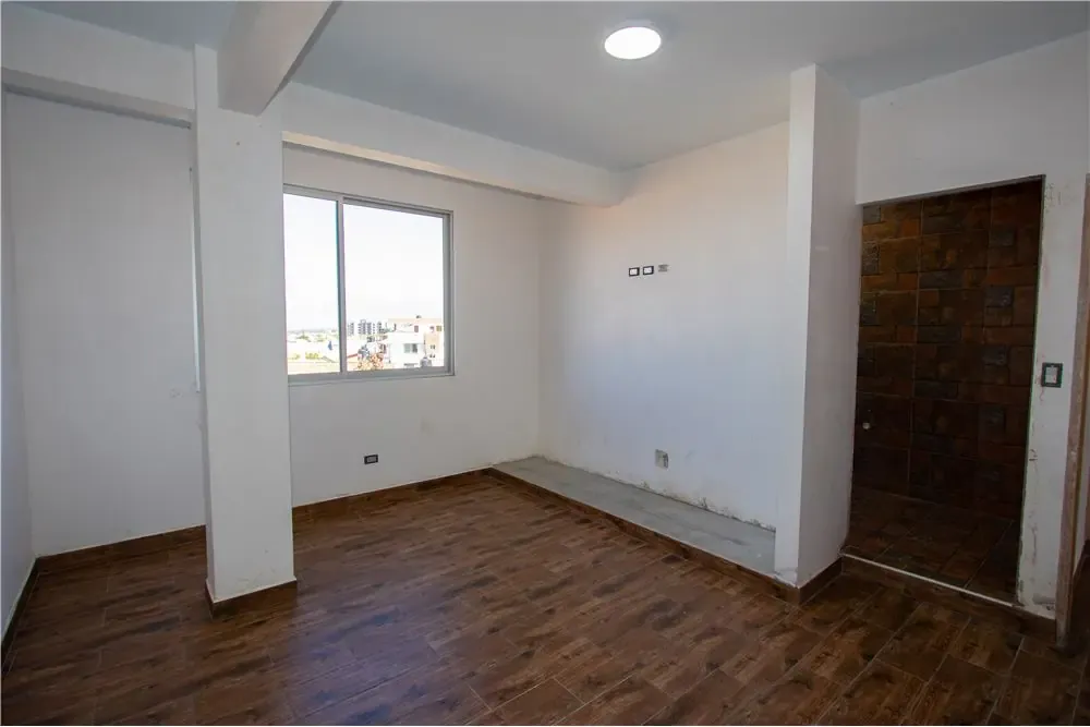 Foto 2 de Casa Multifamiliar con Espacio Comercial en Venta, Zona Condebamba