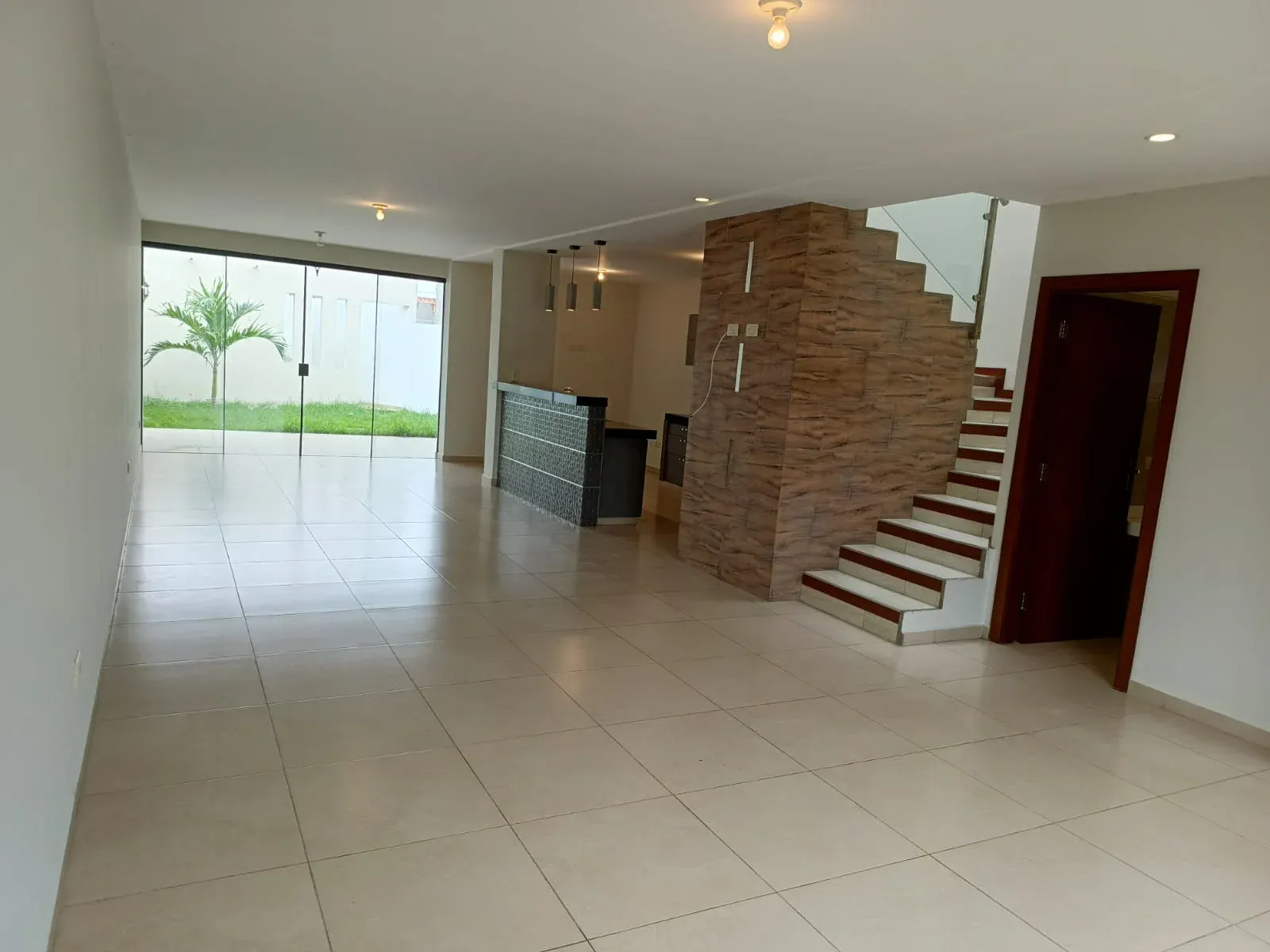 Foto 3 de Casa en Alquiler de 2 Pisos