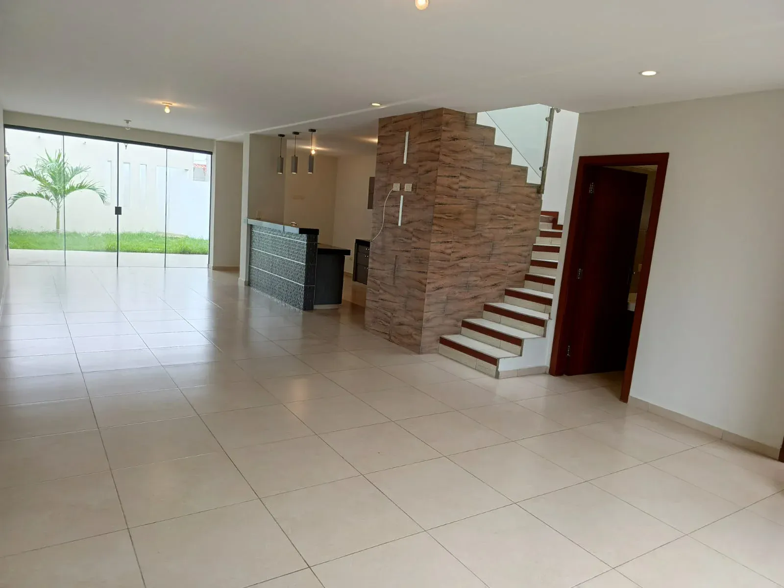 Foto 4 de Casa en Alquiler de 2 Pisos