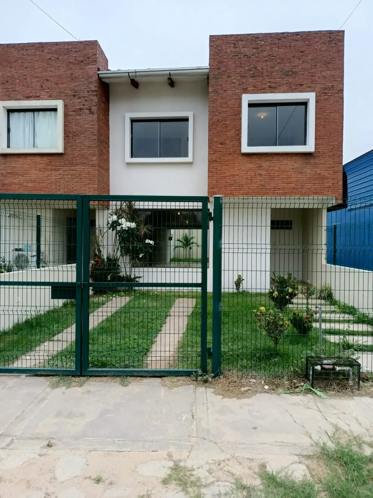 Foto 2 de Casa en Alquiler de 2 Pisos