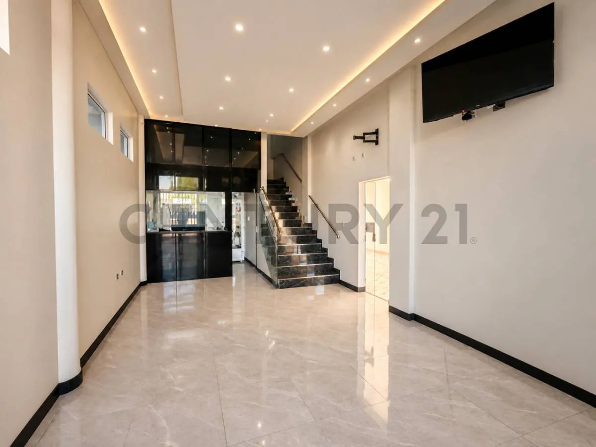 Foto 2 de Edificio Comercial en Venta Sobre Avenida Circunvalacion- Montero