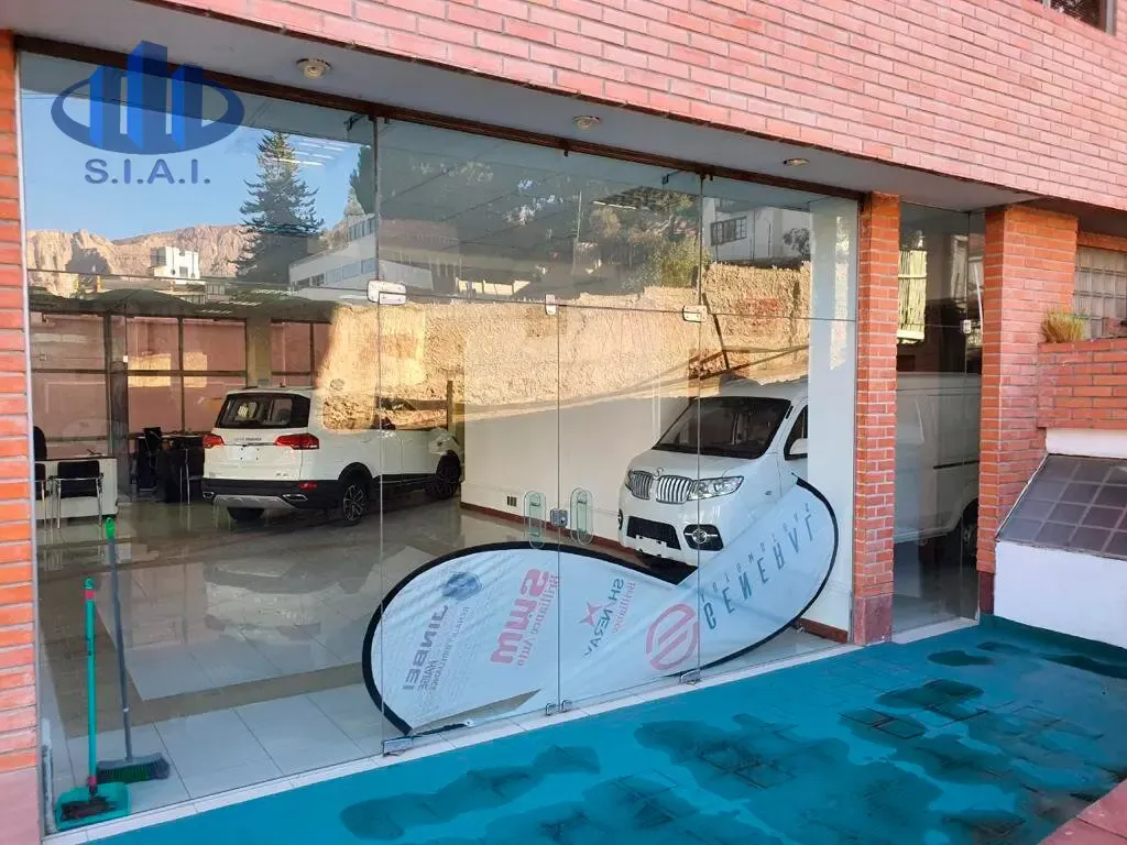 Foto 2 de Local comercial en Alquiler zona Calacoto