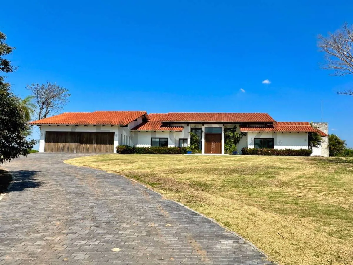 Foto 1 de Residencia Campestre de Lujo en Alquiler Tarumatú - Urubó