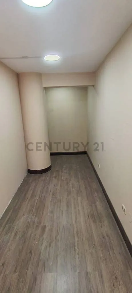 Foto 2 de Oficina Nueva a Estrenar #7 Piso 2 en Alquiler – Oscar Malls, El Alto