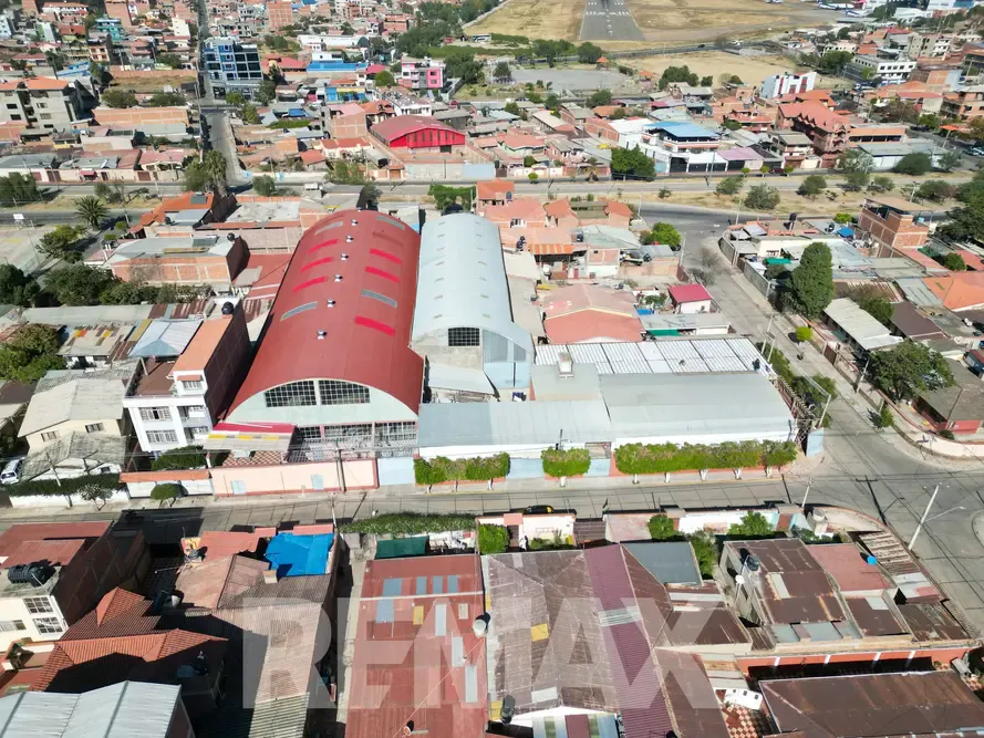 Foto 1 de Galpón Comercial en Alquiler – Ubicación Estratégica y Excelente Accesibilidad