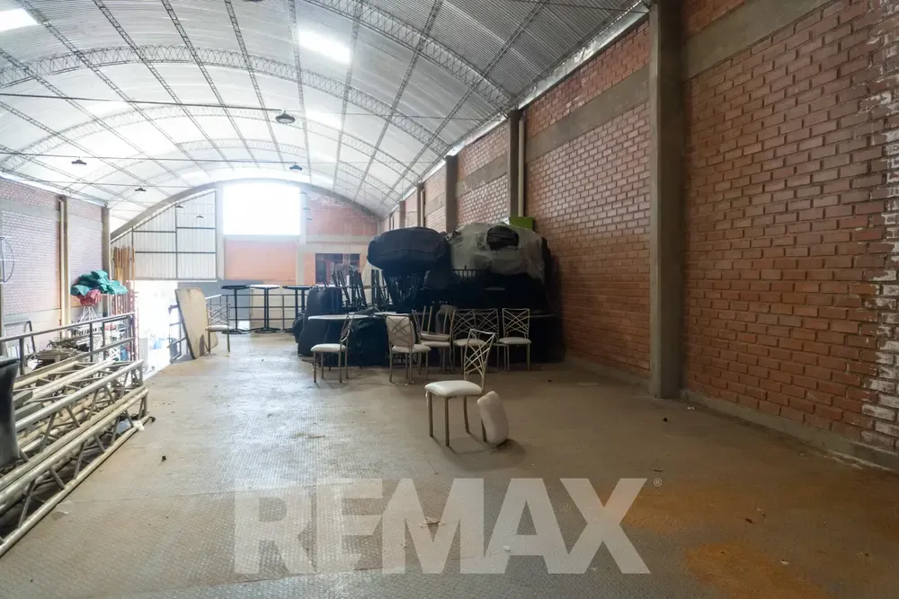 Foto 10 de Galpón Comercial en Alquiler – Ubicación Estratégica y Excelente Accesibilidad