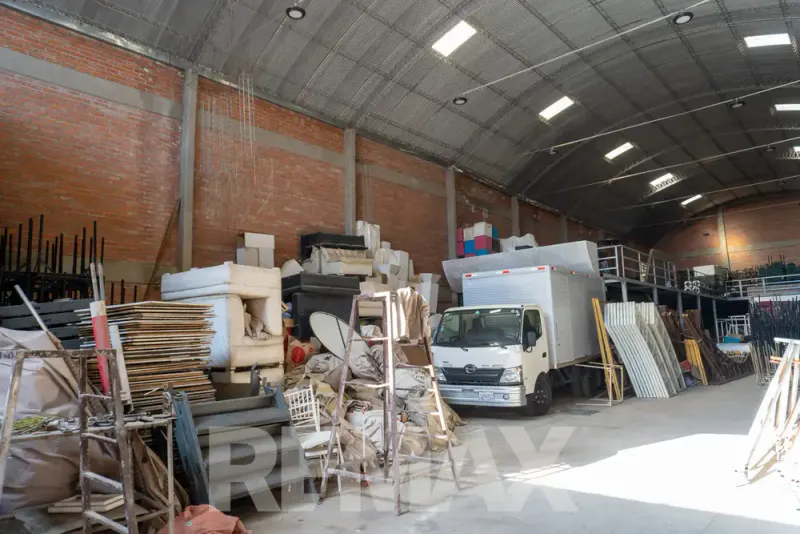 Foto 12 de Galpón Comercial en Alquiler – Ubicación Estratégica y Excelente Accesibilidad