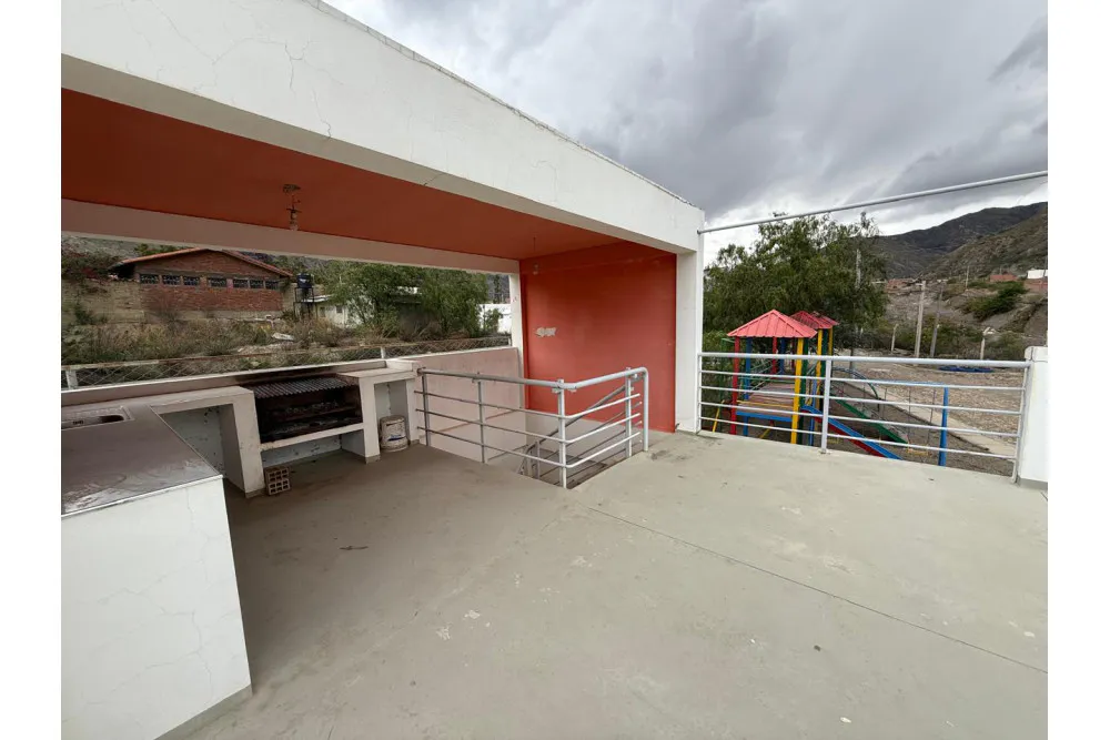 Foto 4 de Casa en venta Urbanización "La Floresta" - Taipichullo