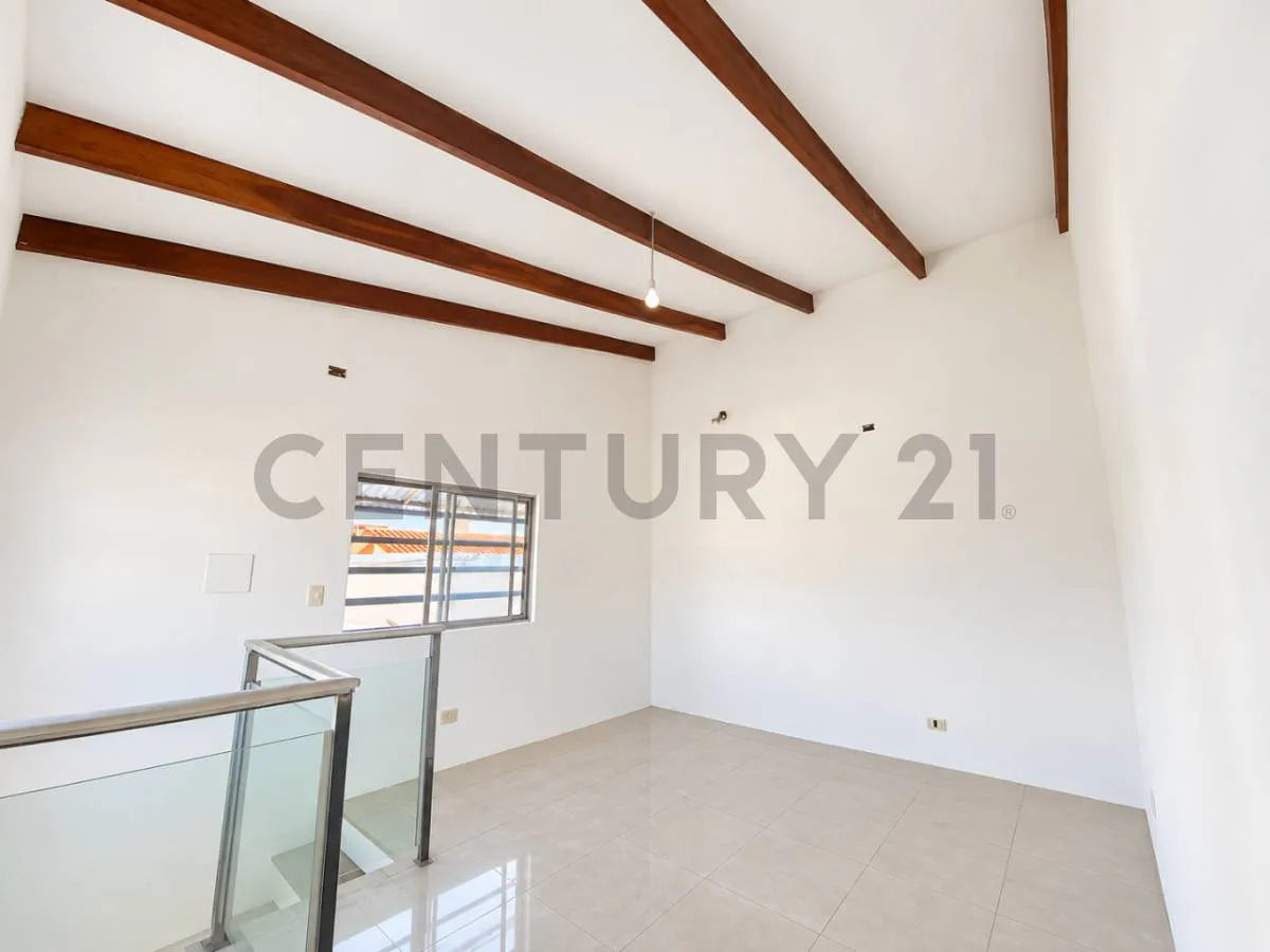 Foto 6 de Casa en Anticretico Tipo Duplex para Vivienda o Negocio