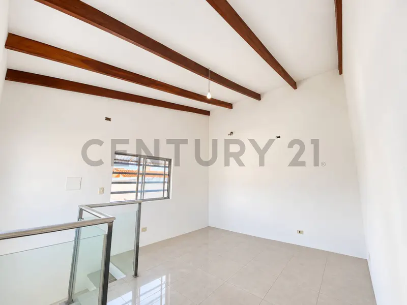 Foto 6 de Casa en Anticretico Tipo Duplex para Vivienda o Negocio