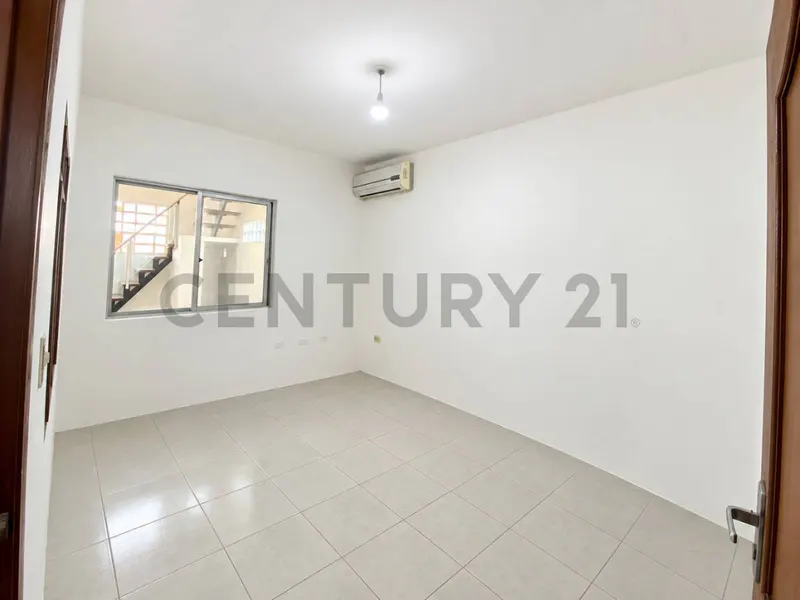 Foto 8 de Casa en Anticretico Tipo Duplex para Vivienda o Negocio