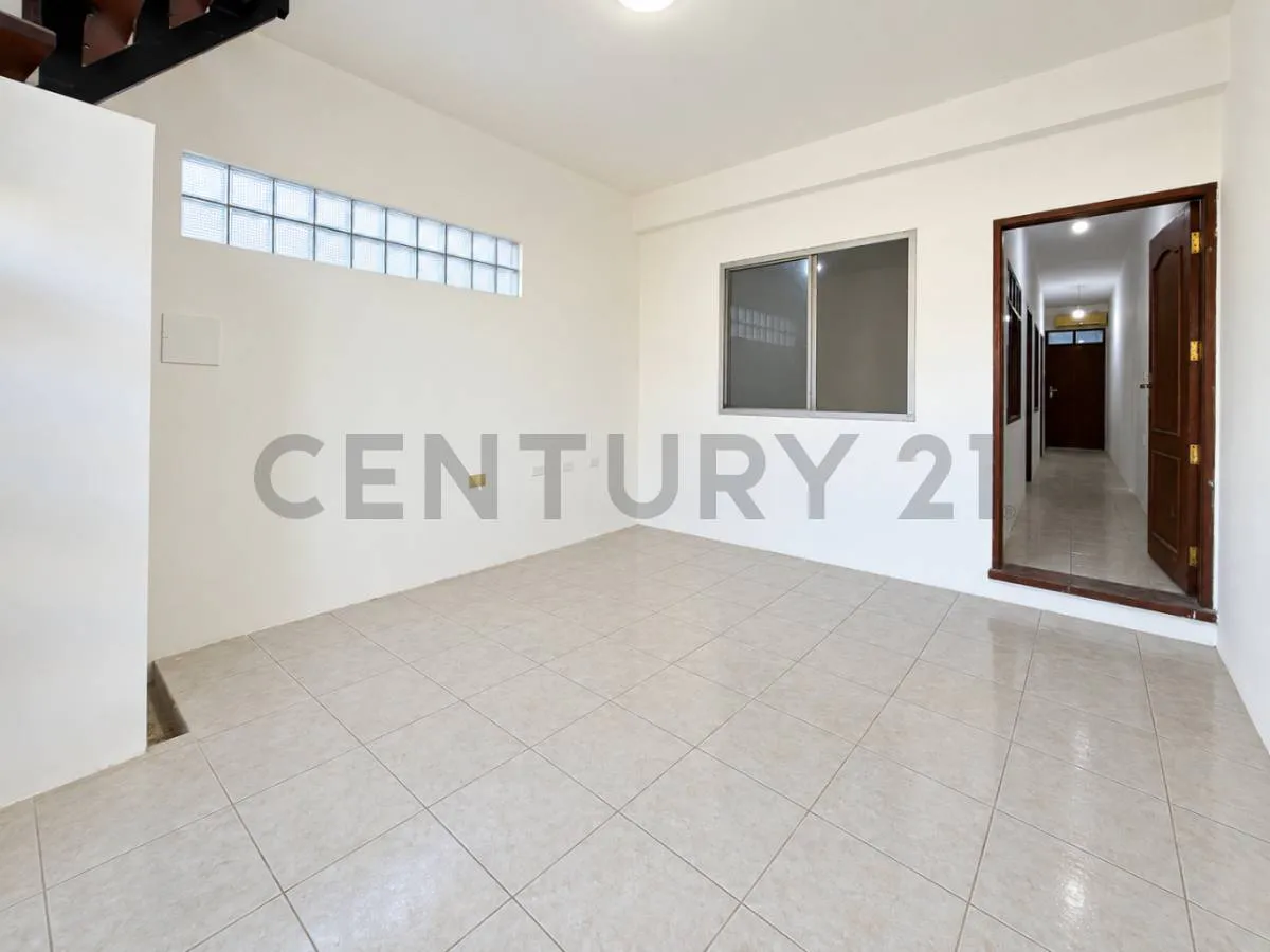 Foto 4 de Casa en Anticretico Tipo Duplex para Vivienda o Negocio