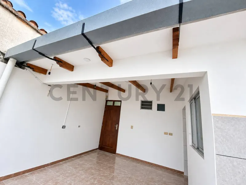 Foto 14 de Casa en Anticretico Tipo Duplex para Vivienda o Negocio