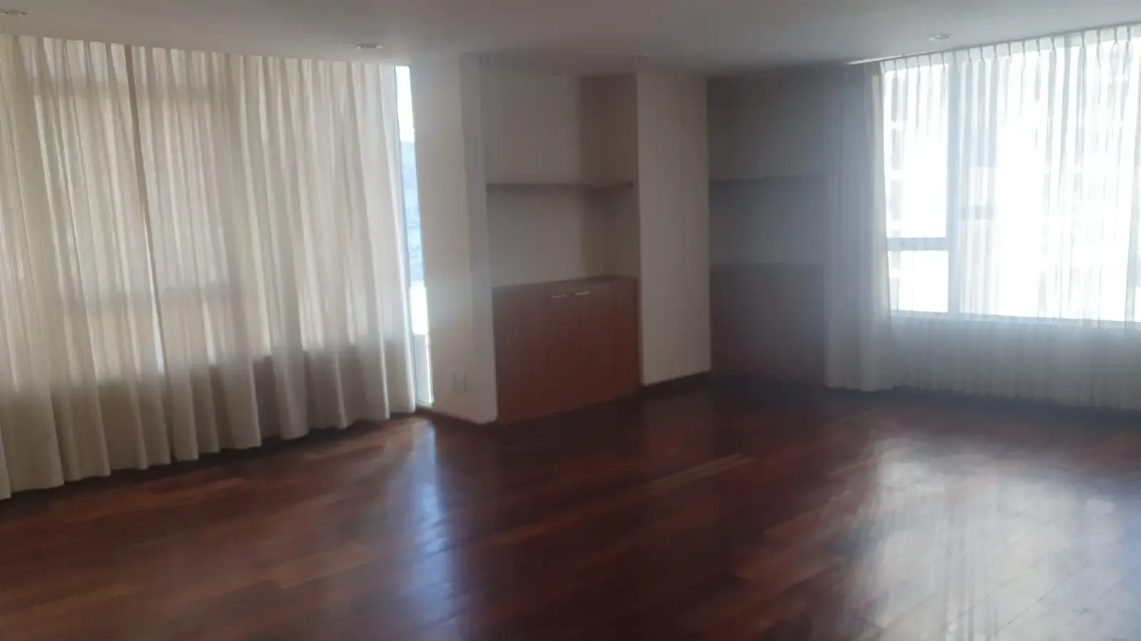 Foto 1 de Departamento en Alquiler de en Calacoto