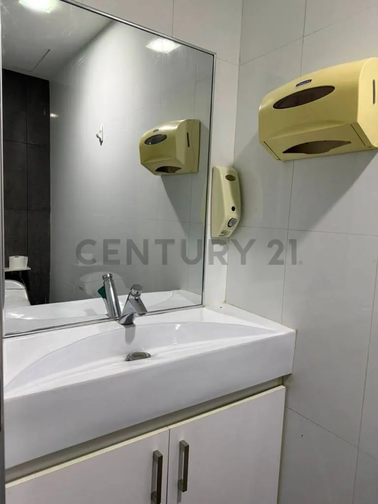 Foto 8 de Oficina de Lujo en Venta con 2 Garajes y 2 Bauleras