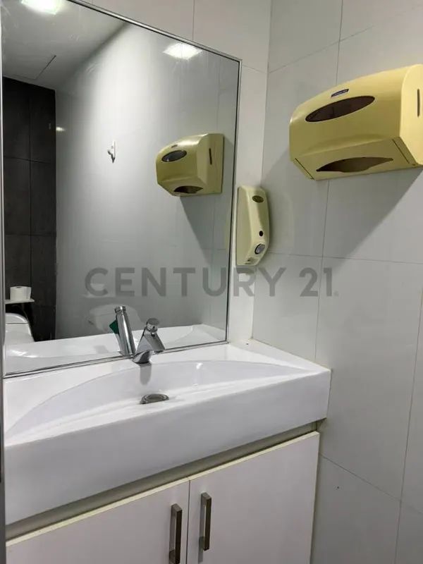 Foto 8 de Oficina de Lujo en Venta con 2 Garajes y 2 Bauleras
