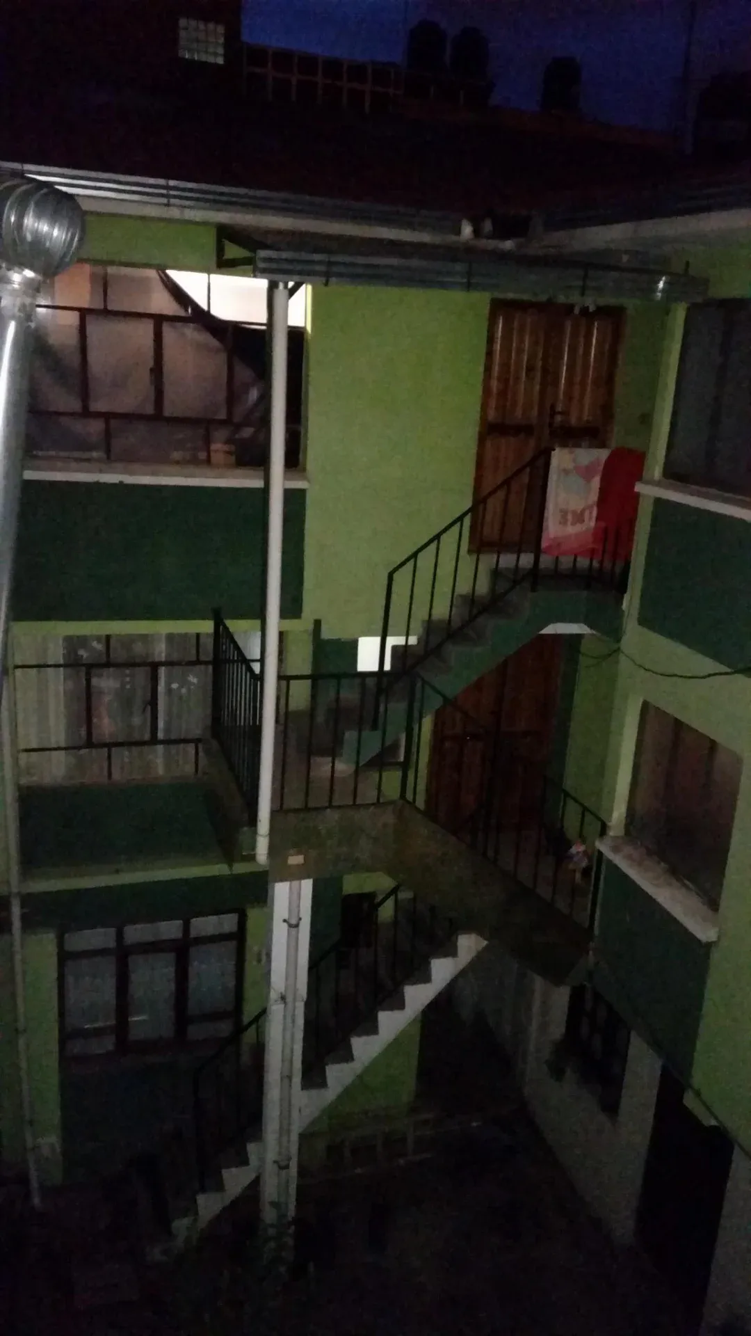 Foto 3 de Departamento en segundo piso interior Cuenta con servicios Básicos