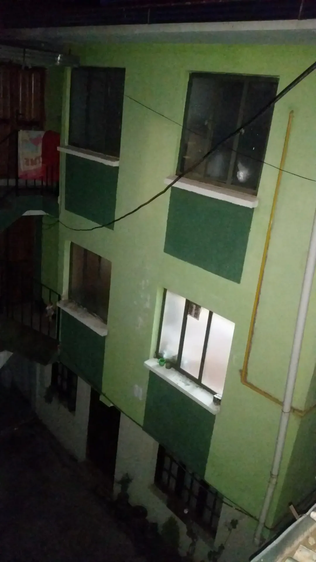 Foto 2 de Departamento en segundo piso interior Cuenta con servicios Básicos