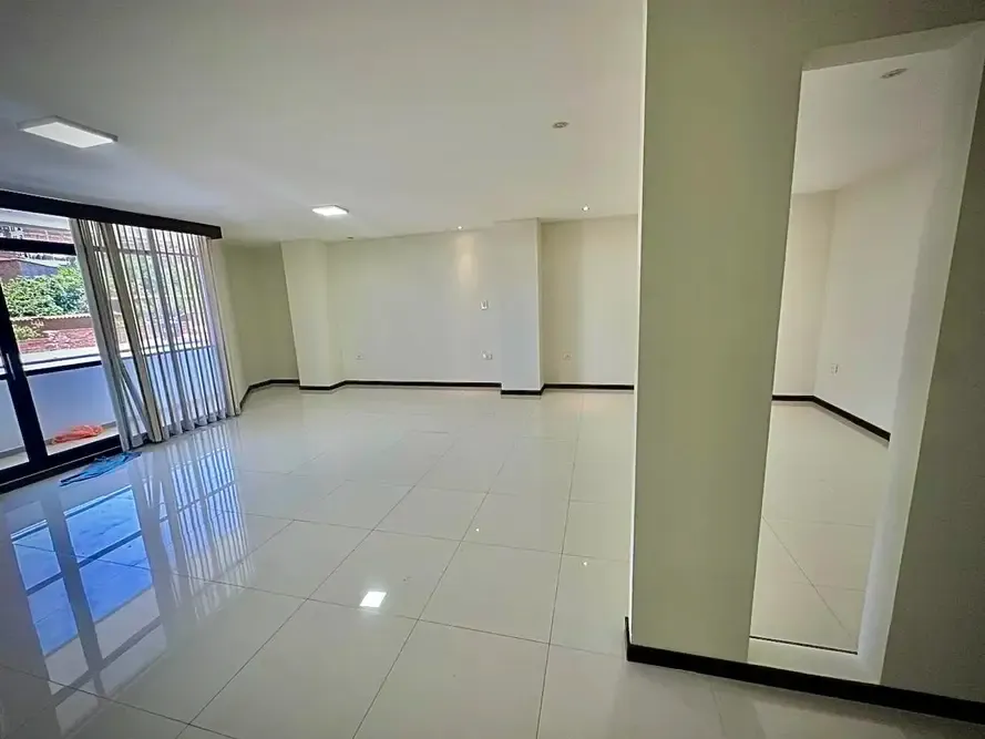 Foto 4 de 🏡 Departamento en Anticrético – Edificio Montecarlo I | Sucre