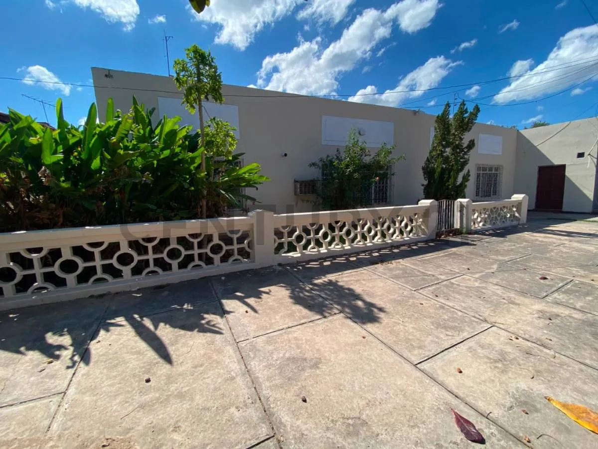 Foto 1 de Casa en Venta a solo 1½ cuadras de la Plaza Principal de Puerto Suárez