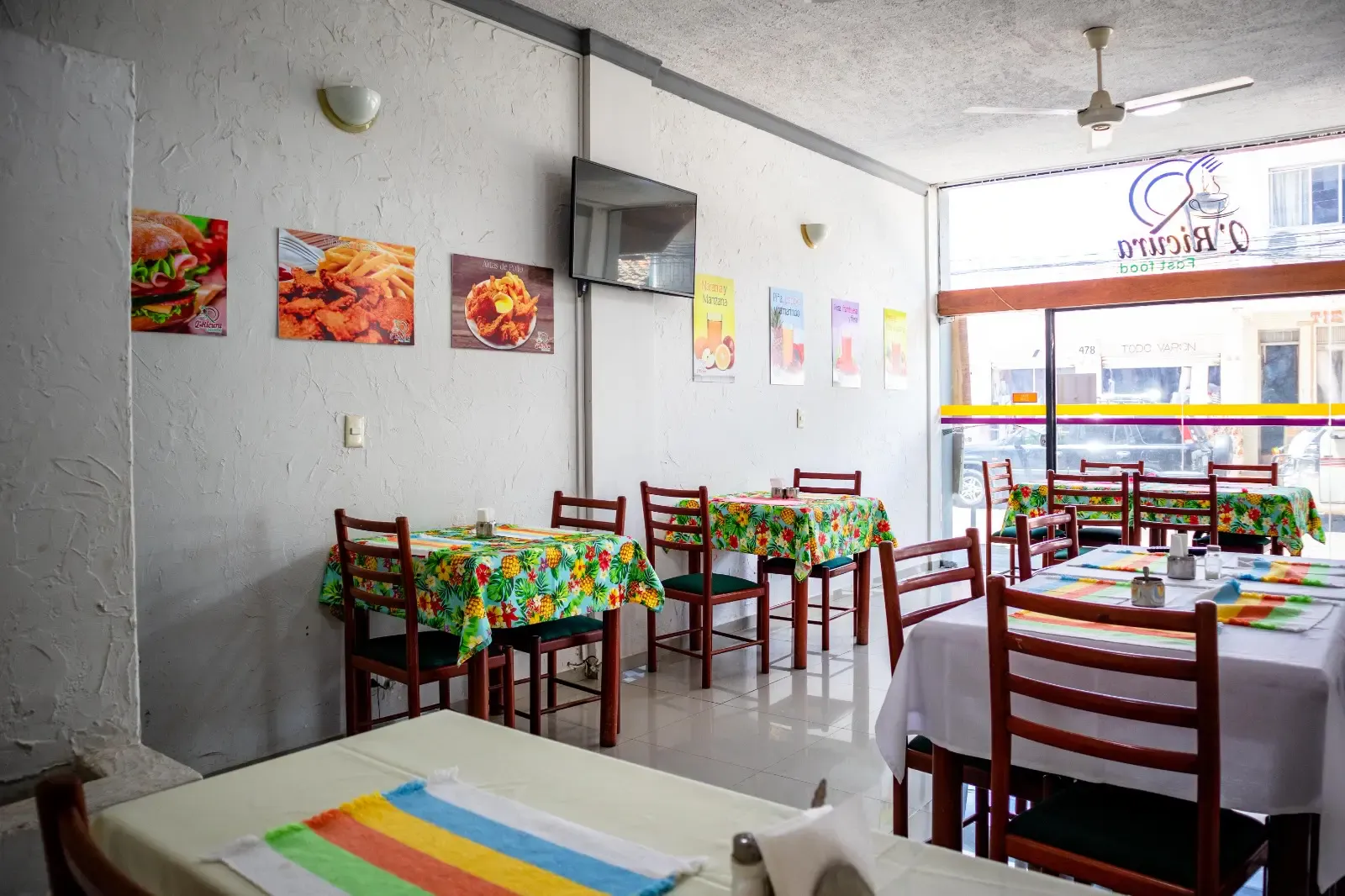 Foto 3 de Excelente Oportunidad de Negocio...En Venta HOTEL en Zona Comercial!!