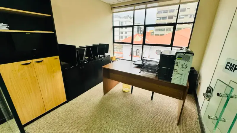 Foto 20 de Ejecutiva Casa para Oficinas en Alquiler