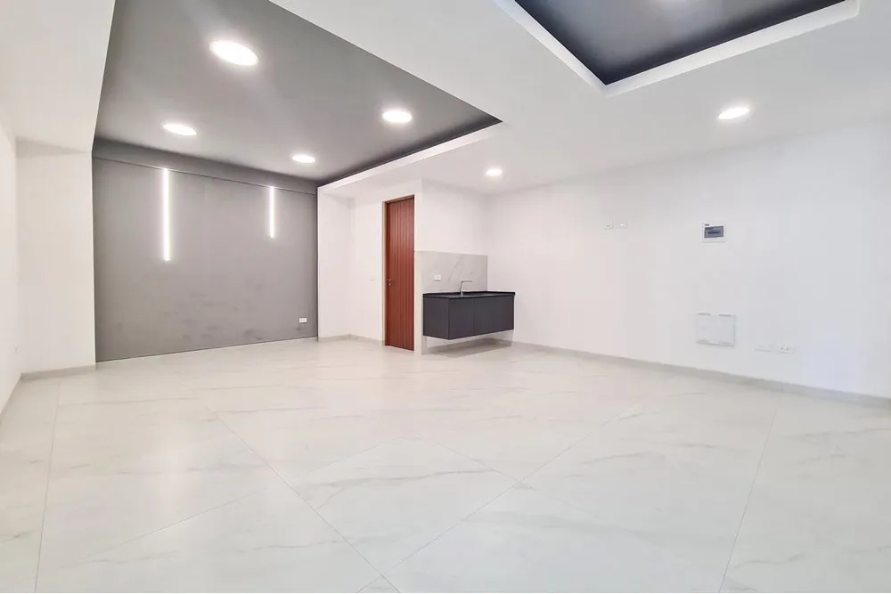 Foto 5 de En Venta - Local Comercial en Planta Baja, Edif. Bartos 1